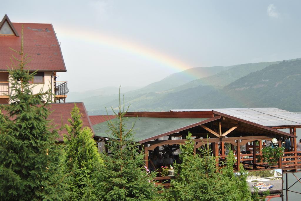 Pension La Ponton Ешелница Экстерьер фото
