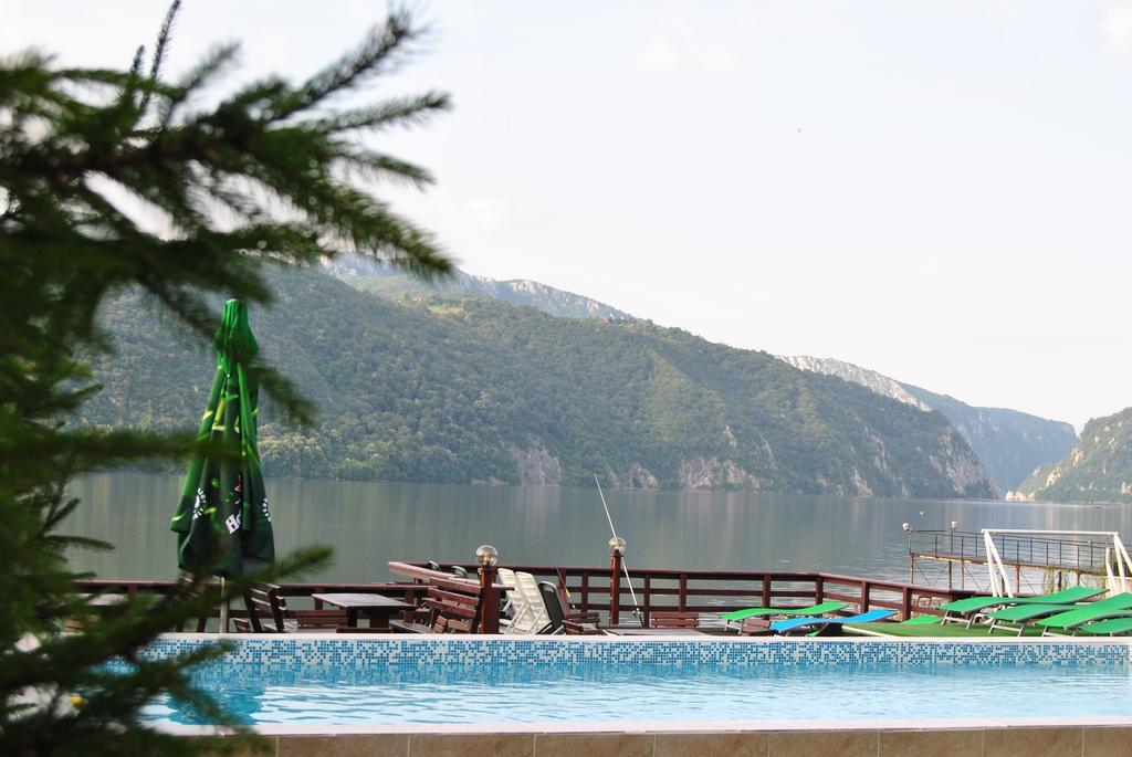 Pension La Ponton Ешелница Экстерьер фото
